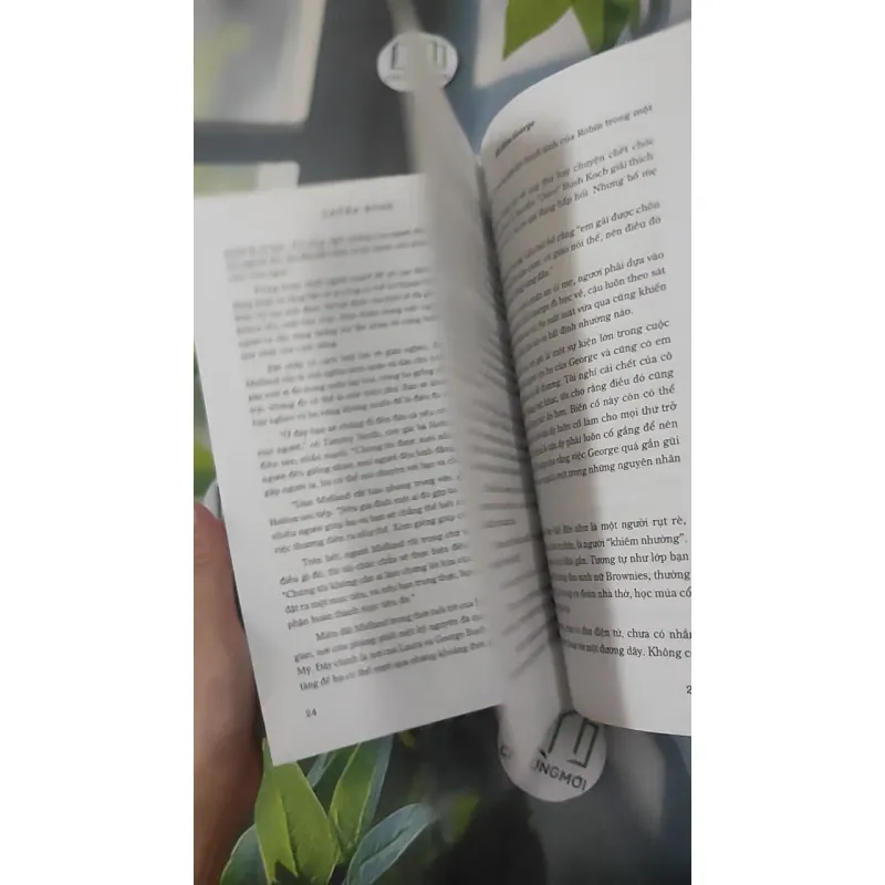 Laura Bush - Chân Dung Đệ Nhất Phu Nhân Nước Mỹ - Ronald Kessler 1018921