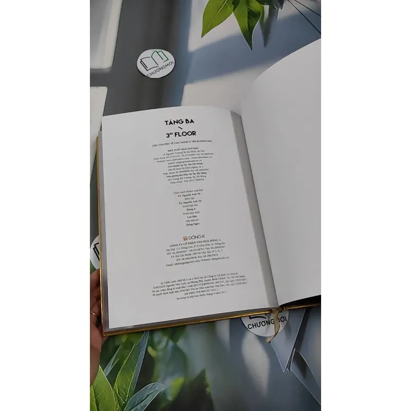 [MIỄN PHÍ BỌC SÁCH] Tầng Ba - Câu chuyện về các nghệ sĩ trẻ đương đại 990376