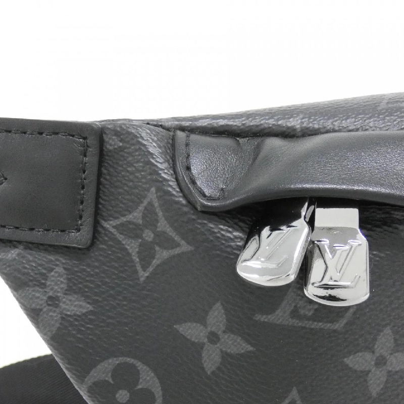 Túi đeo chéo Louis Vuitton Monogram Eclipse Discovery Bum Bag PM M46035 613380
