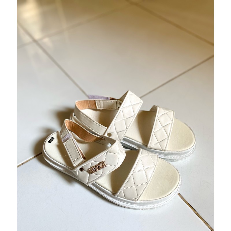 Sandal gucci nữ màu trắng size 37 - mới chưa sử dụng  70832