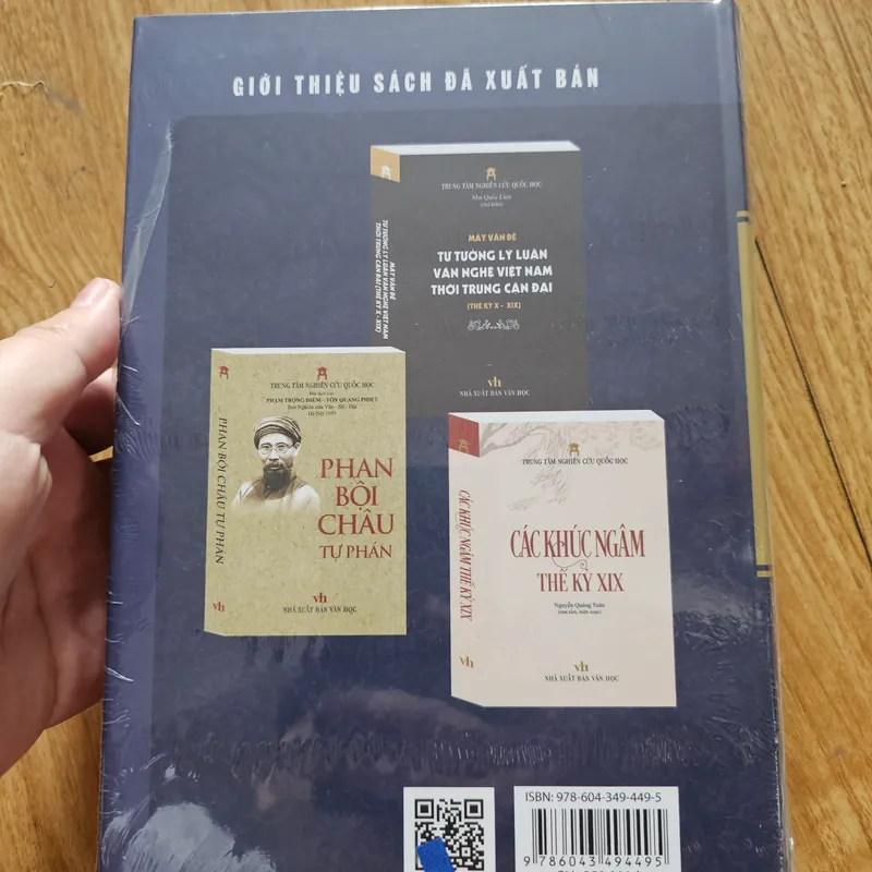 Toàn việt thi lục tập 3 (bìa cứng)
120k. 561442