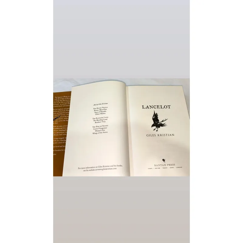 Lancelot: ‘A Masterpiece’ Said Conn Iggulden (bìa cứng, khổ lớn) 747948