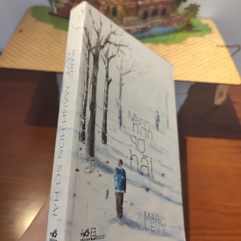 Mạnh hơn sợ hãi 561760