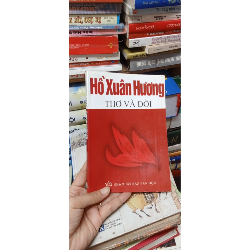 Hồ Xuân Hương Thơ Và Đời  509663