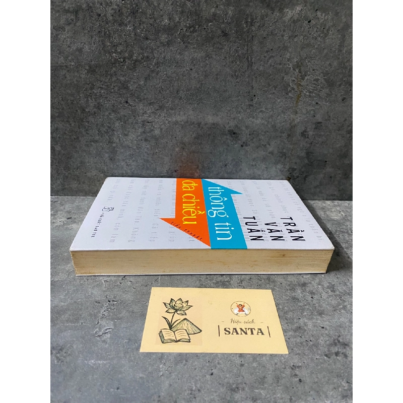 Thông tin đa chiều- Trần Văn Tuấn- sách lưu kho chưa qua sd,giấy xốp có ố 788790