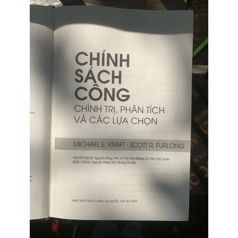 Chính sách công: chính trị, phân tích và các lựa chọn, MICHAEL E. KRAFT - SCOTT R. FURLONG 713361