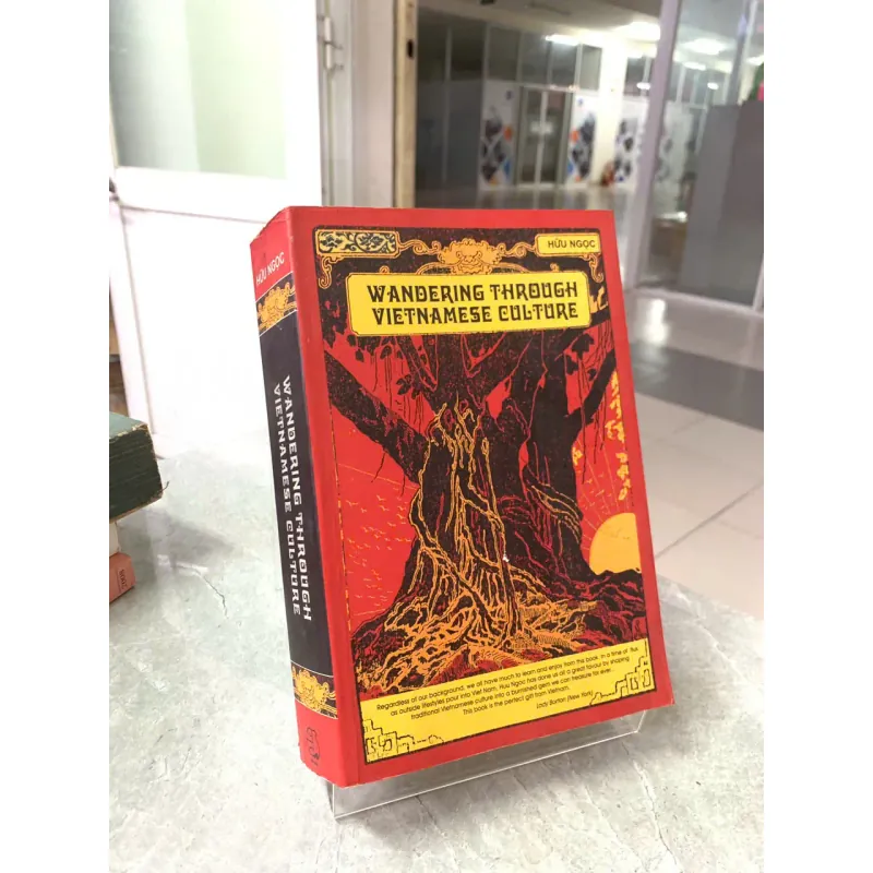 WANDERING THROUGH VIETNAMESE CULTURE - HỮU NGỌC 562111