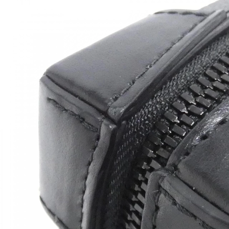 Ví đeo chéo Louis Vuitton Monogram Eclipse Soft Trunk M69838 610509