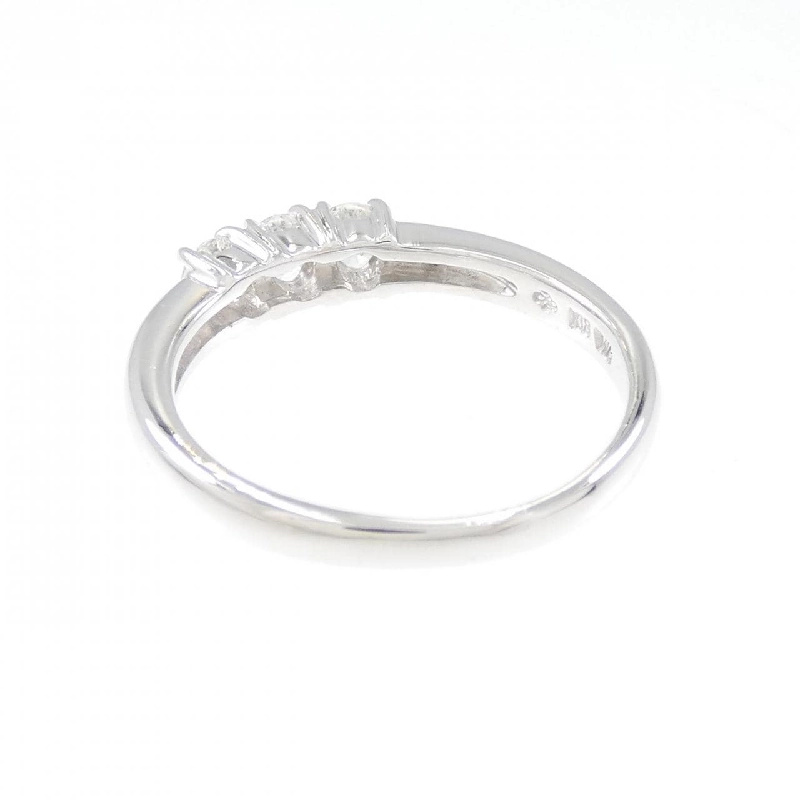 Nhẫn kim cương ba viên K18WG 0.39CT 669134