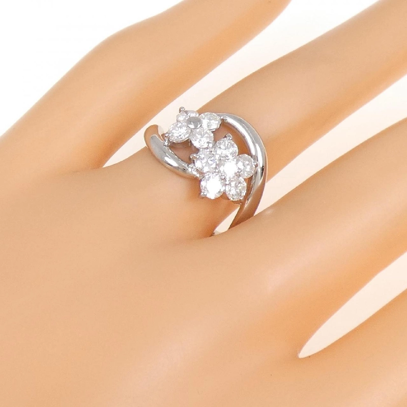 Nhẫn kim cương PT Flower 1.07CT 673108