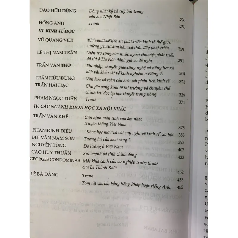 TỪ ĐÔNG SANG TÂY (BÌA CỨNG) 1020698