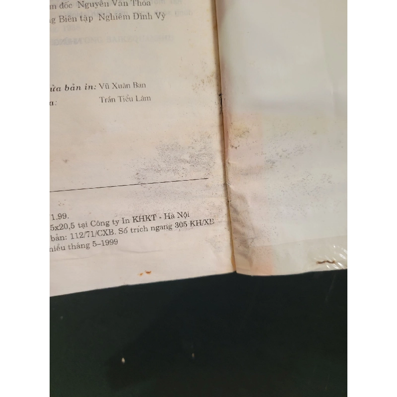 Chìa khóa vàng 1 Động vật mới 70% bẩn bìa, ố, ẩm, mốc, có vệt nước, có chữ viết 1999 Trần Thị Nguyệt Thu HCM3004 KHOA HỌC ĐỜI SỐNG 918906