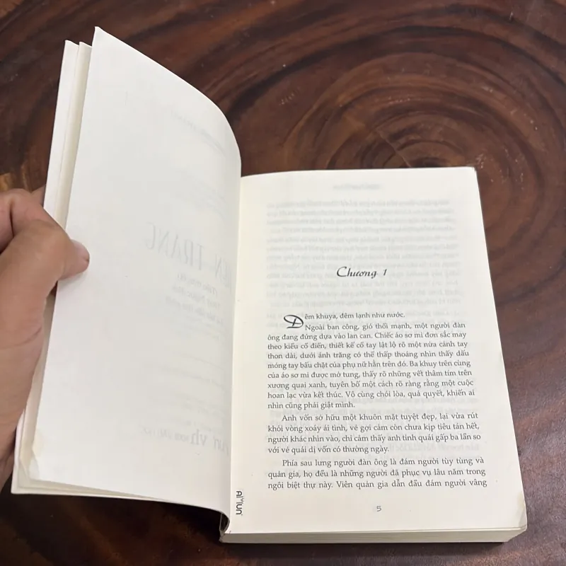 II Tiểu Thuyết: Đen Trắng - Triêu Tiểu Thành - Thuý Ngọc (Dịch) - 2016 976242