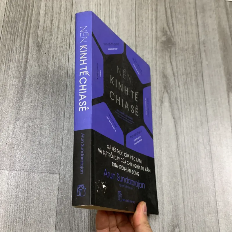 Nền kinh tế chia sẻ - arun sundararajan. 6a1 756422