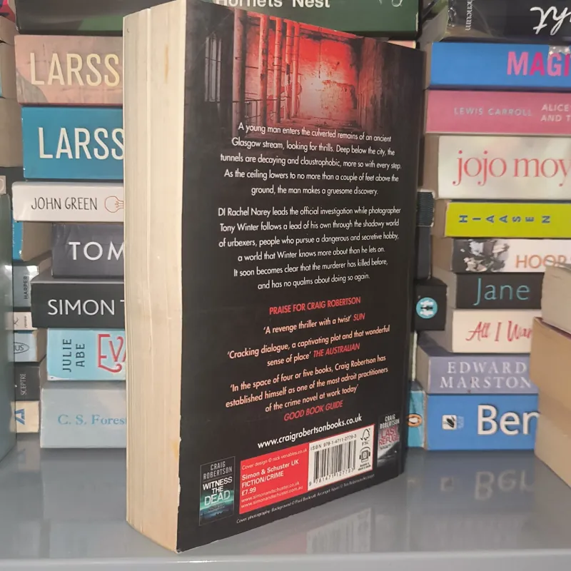 Ngoại văn cũ giá rẻ In place of Death  932796