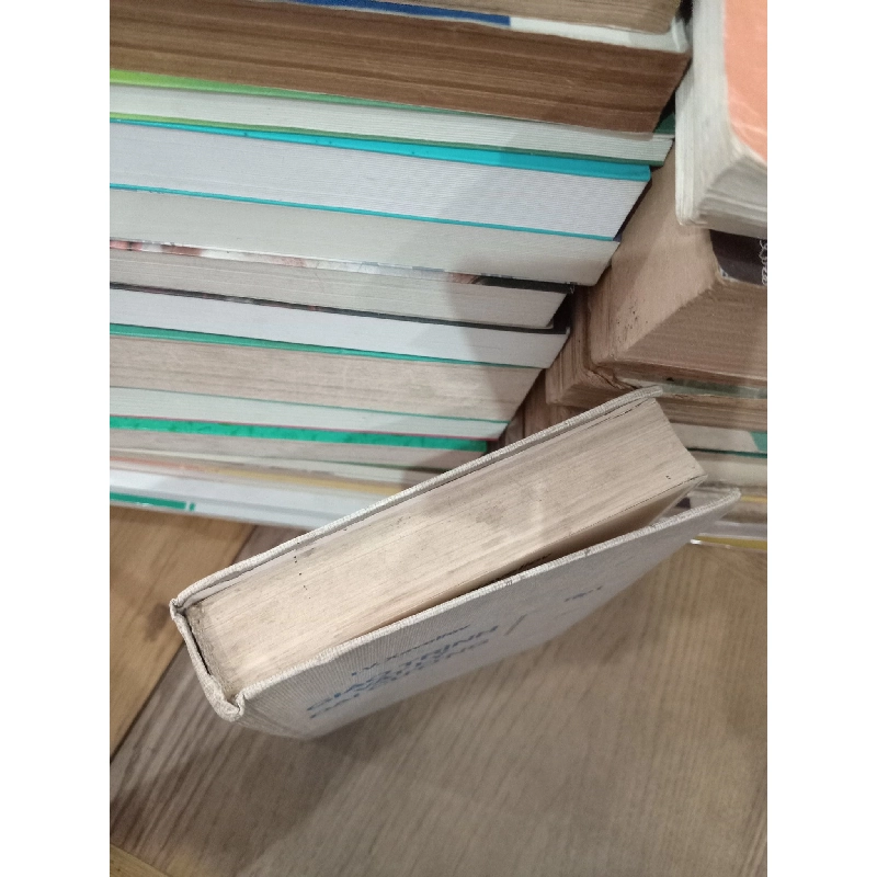 Giáo Trình Vật Lý Đại Cương tập 1 - I.V.Xaveliev 455275