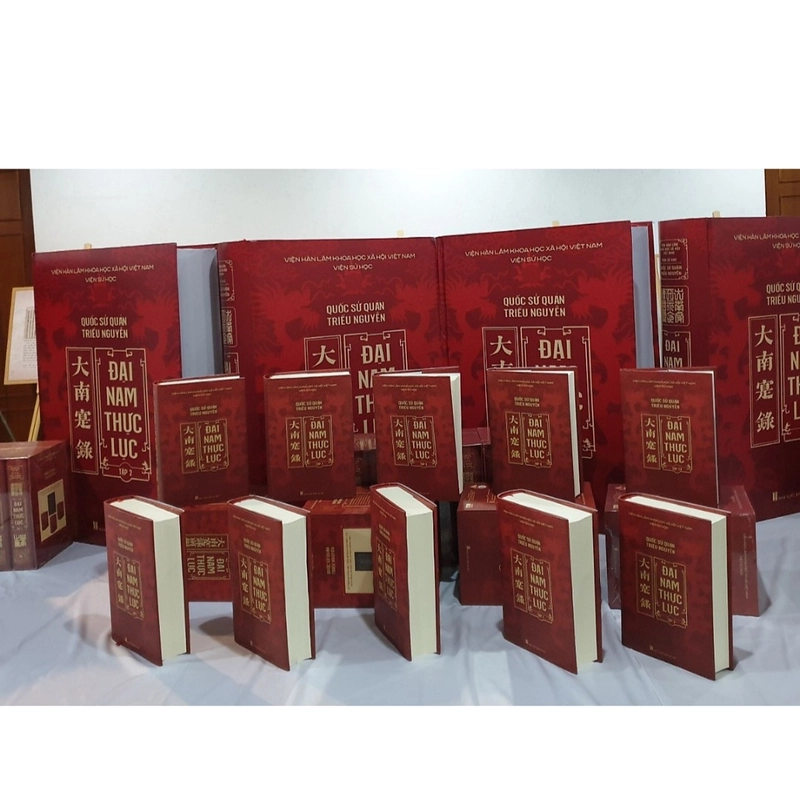 Đại Nam thực lục bộ 10 cuốn nguyên seal 443524