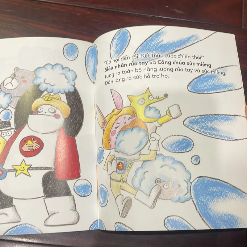 Siêu nhân rửa tay và công chúa súc miệng  1028135