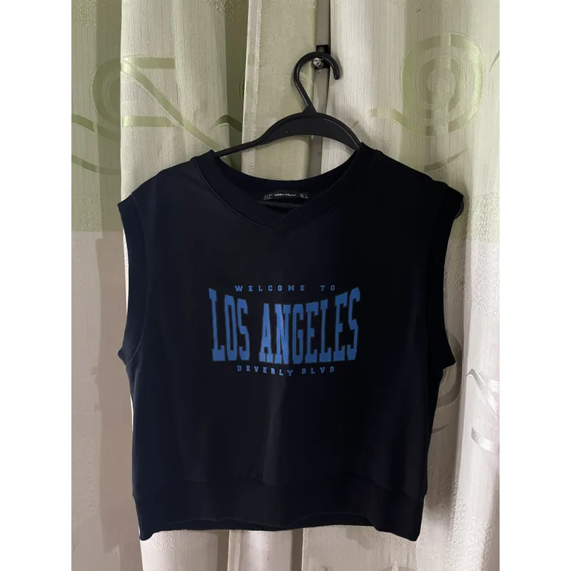 Áo thun màu đen 590358