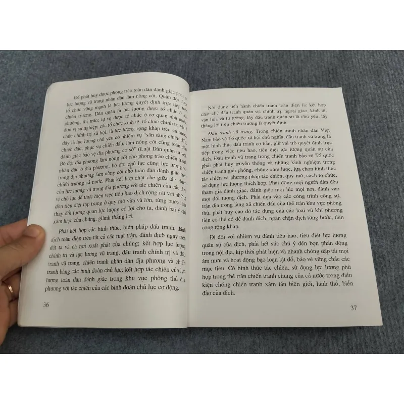 GIÁO TRÌNH BỒI DƯỠNG KIẾN THỨC QUỐC PHÒNG - AN NINH 991044