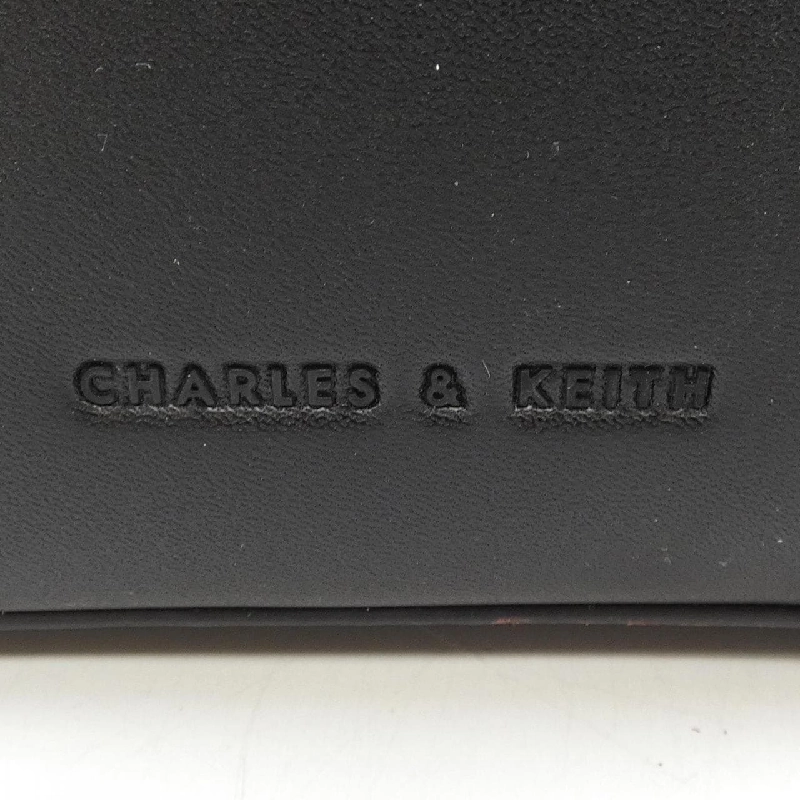 Túi CHARLES&KEITH - Hàng hiệu Authentic 831301