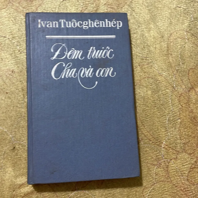 ĐÊM TRƯỚC CHA VÀ CON 722478