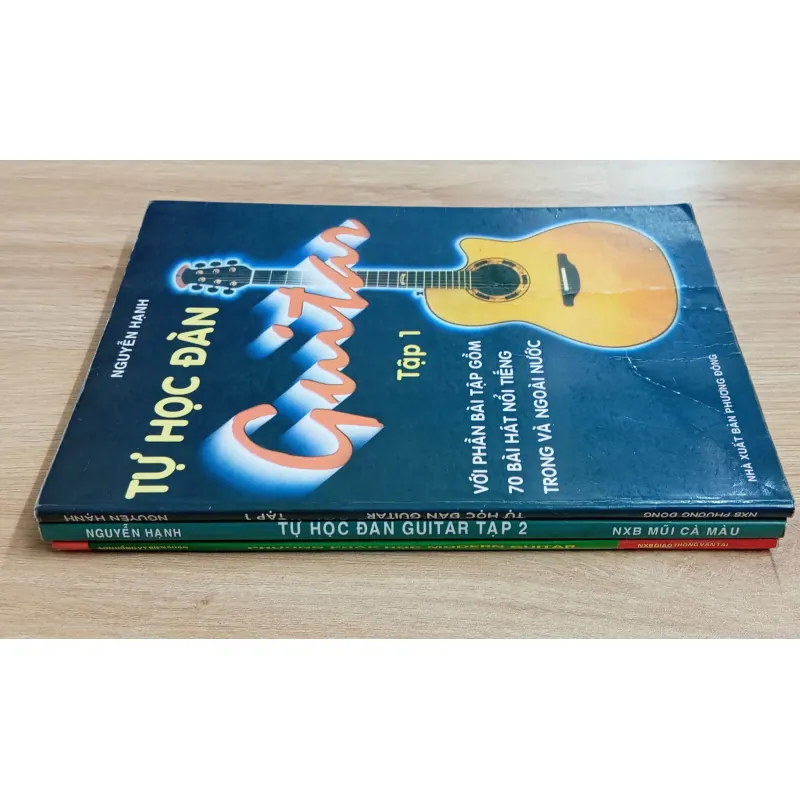 3 quyển sách cũ học đàn Guitar 977534
