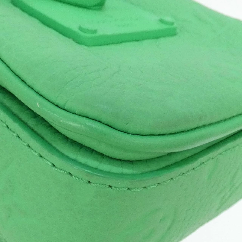 Túi đeo vai Louis Vuitton Trianon Monogram S Lock Vertical Wearable Wallet M81525 - Hàng hiệu Chính hãng 767083