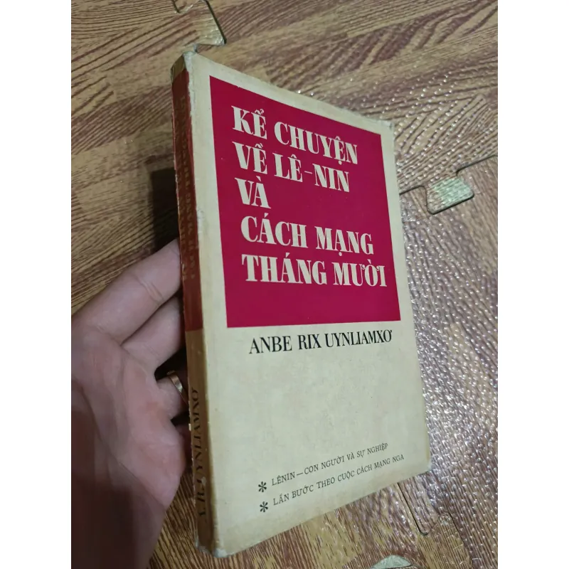 Kể chuyện về Lenin và Cách mạng tháng Mười 716417