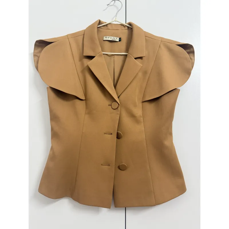 Áo sơmi  kiểu cổ vest od Hàn sz M màu nâu sóc mới 99% 929872