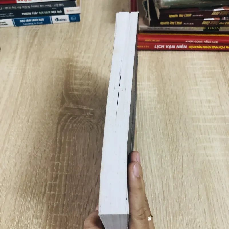 TIẾNG NÓI CỦA BÀN TAY  1028097