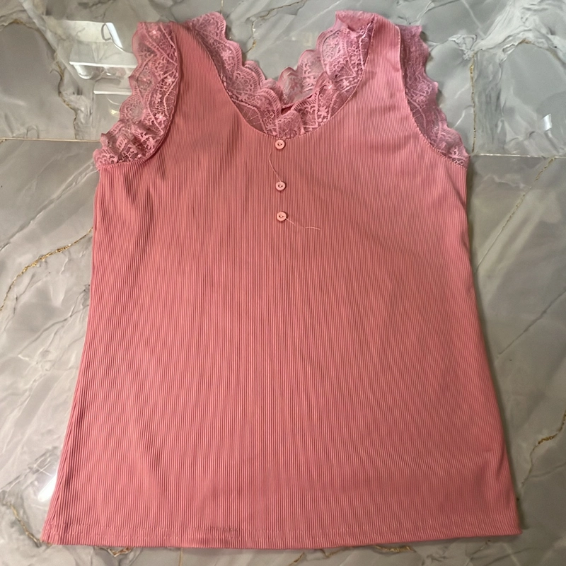 Áo thun mỏng xách nát phối ren  457783