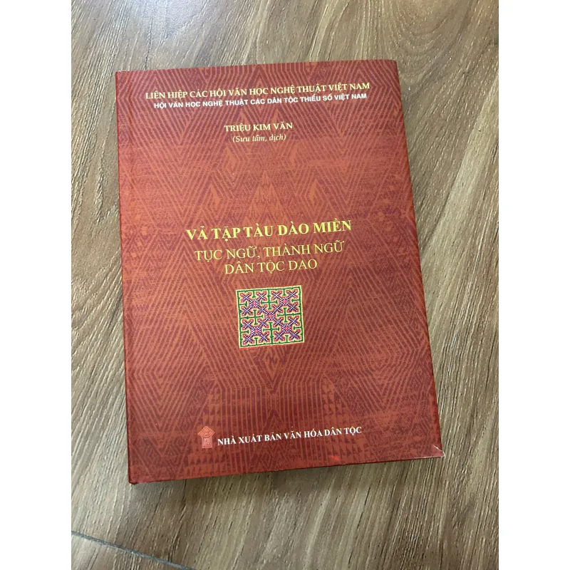 Vả tập tàu dào miền: Tục ngữ, thành ngữ dân tộc Dao – Triệu Kim Văn (Sưu tầm, dịch) 761338