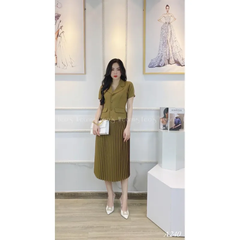 Trang phục công sở vest nữ tay dài màu xám kẻ sọc nhạt 715976