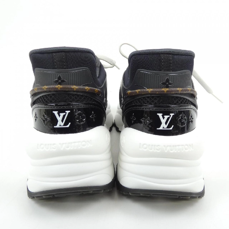 Giày sneaker dòng Run 55 của Louis Vuitton 656196