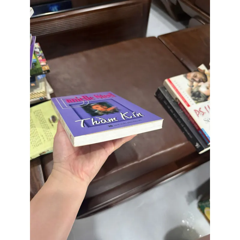 Thầm Kín – Danielle Steel | Tiểu Thuyết Tình Cảm Kinh Điển Bán Chạy - K4 1018056