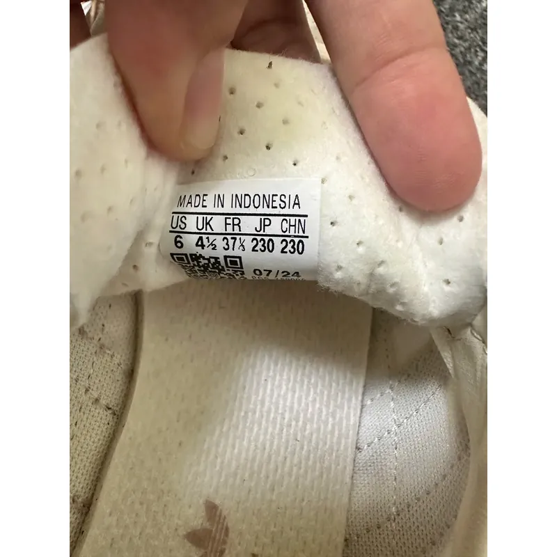 Adidas size 37 auth newtag 597106