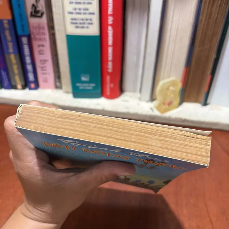 II Văn Học: Bên Dòng Sông - Quỳnh Dao - Liêu Quốc Nhĩ (Dịch) - 2000 781613