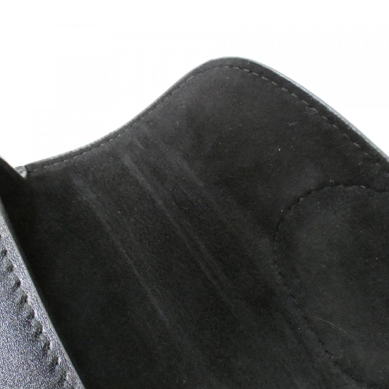 Túi xách vai Dior Bobby mới của Christian Dior S5713UMOL 611438