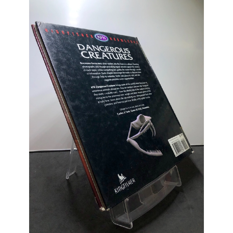 Dangerous Creatures BÌA CỨNG mới 85% tróc góc bìa Angela Wilkes HPB2607 NGOẠI VĂN 451014