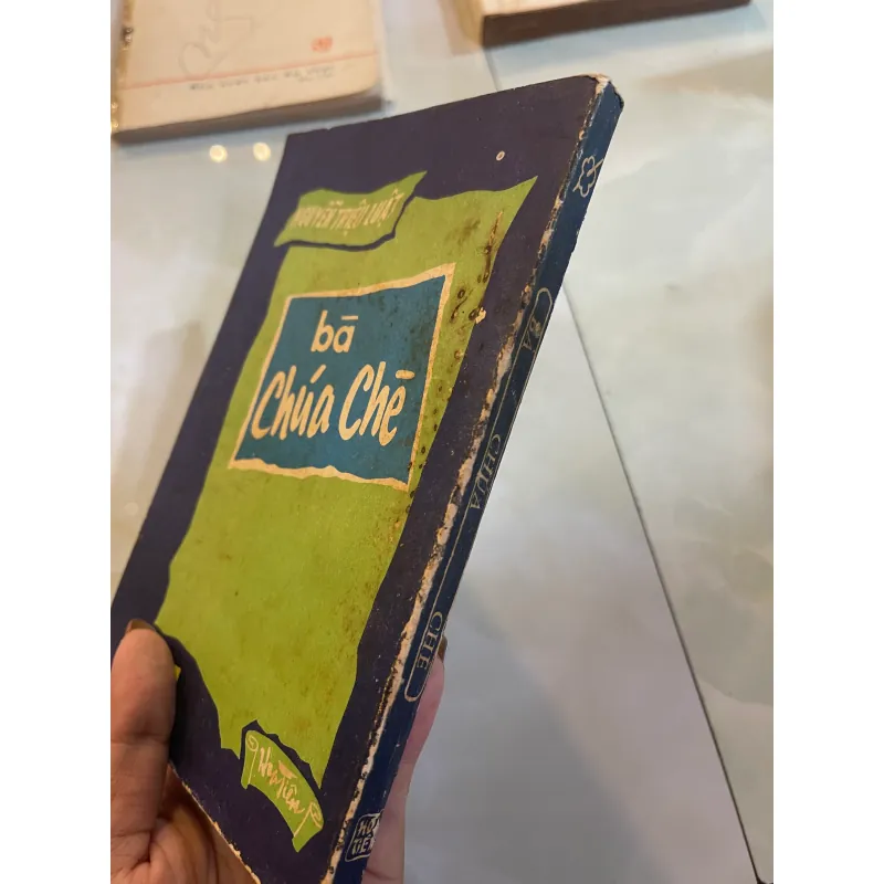 BÀ CHÚA CHÈ - NGUYỄN TRIỆU LUẬT  1045941