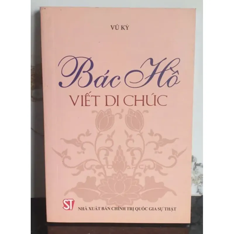 Bác Hồ Viết Di Chúc 777726