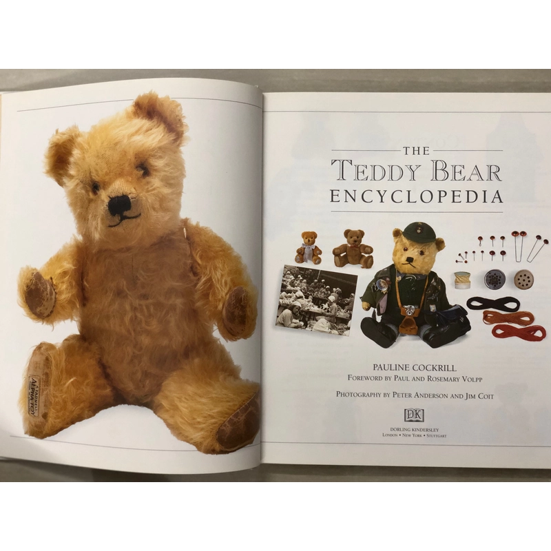 THE TEDDY BEAR ENCYCLOPEDIA Bách khoa toàn thư về Gấu Teddy - DK 1993 455802