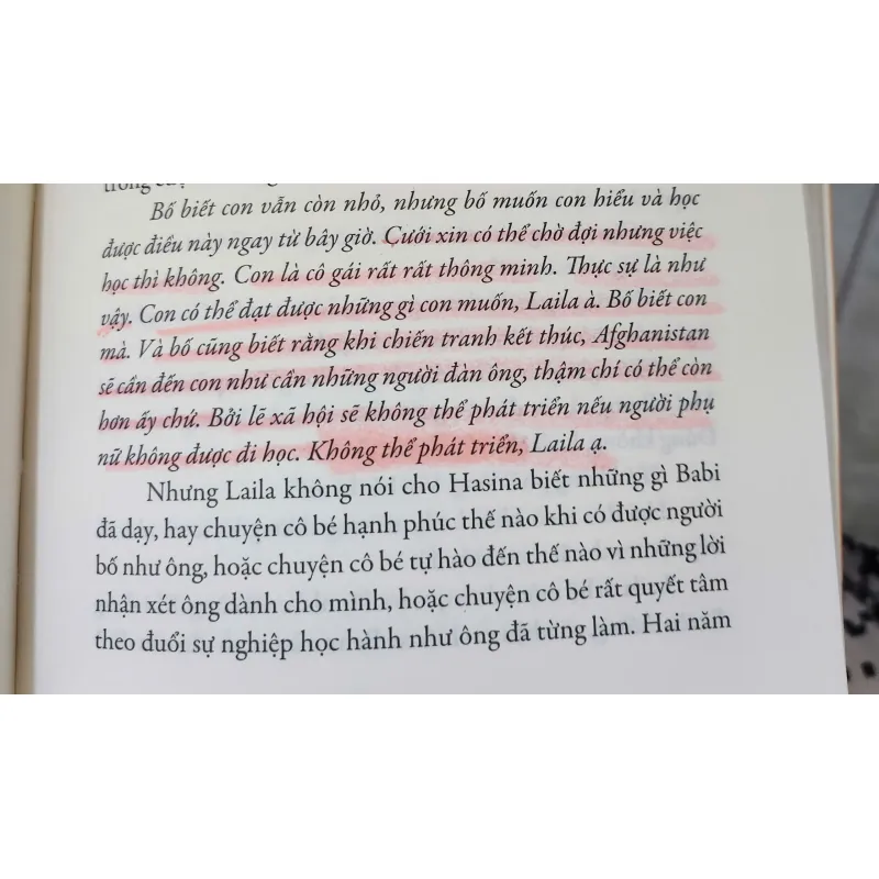 NGÀN MẶT TRỜI RỰC RỠ - Khaled Hosseini 961358