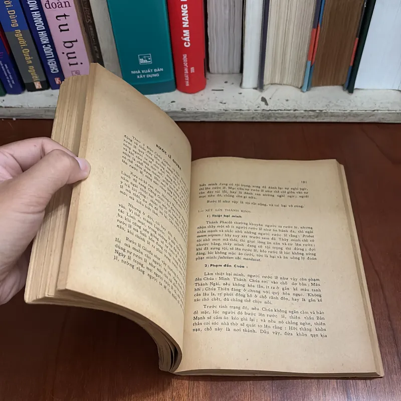 II Sách Xưa: Tìm Hiểu Ít Lễ Trọng - LM. Joseph Trần Công Hoan - 1963 646948