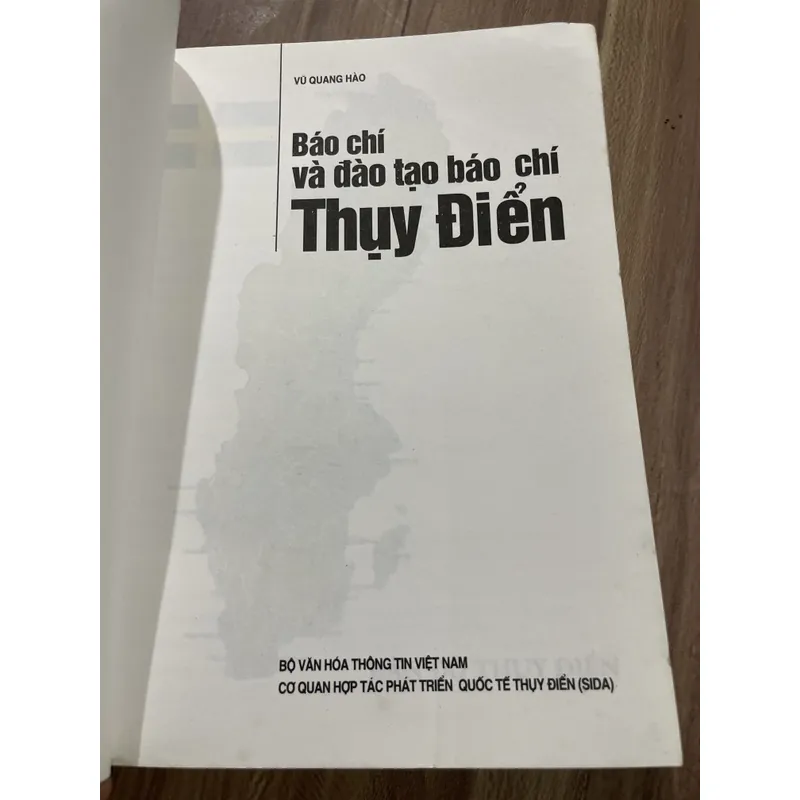QUANG HÀO - Báo chí và đào tạo báo chí Thụy Điển 696968