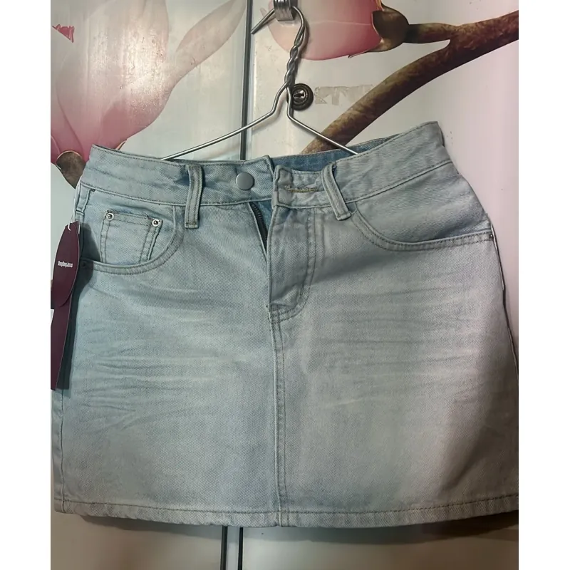 Chân váy jeans màu xanh Size S mới, chưa mặc lần nào còn nguyên mác 1030709