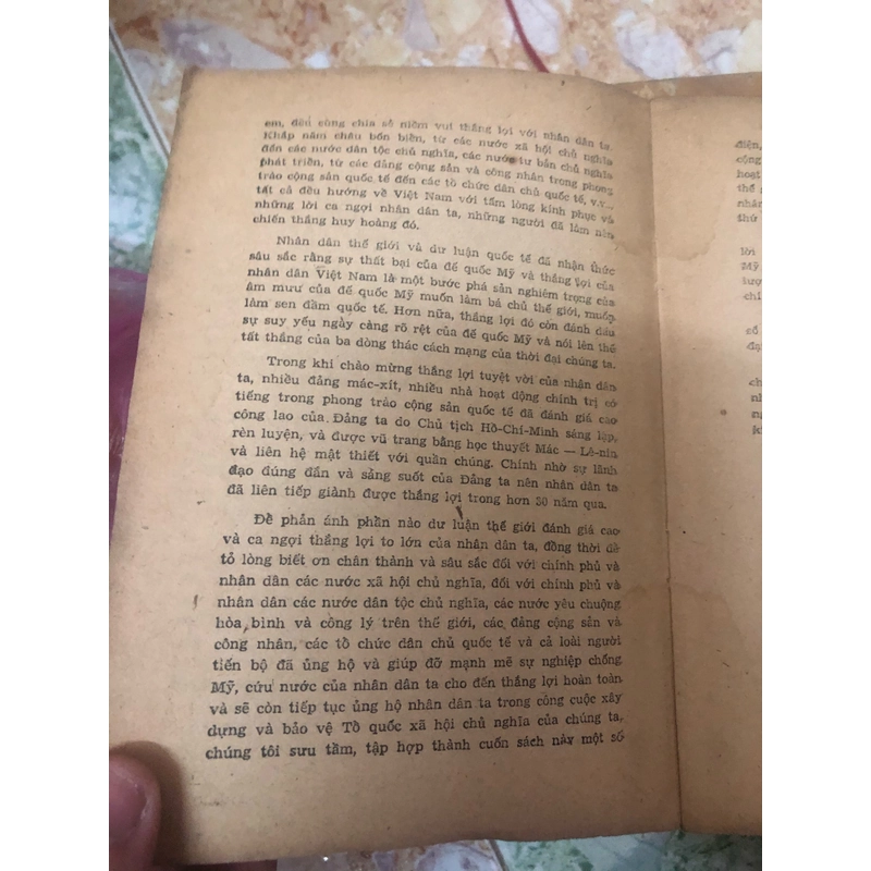 việt nam lương tâm của thời đại in năm 1985 497258