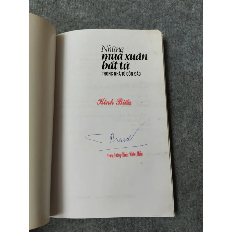 NHỮNG MÙA XUÂN BẤT TỬ TRONG NHÀ TÙ CÔN ĐẢO 700928