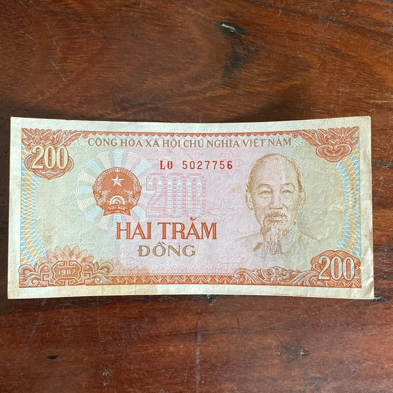 Tiền giấy 200đ (seri LO 5027756) 493273